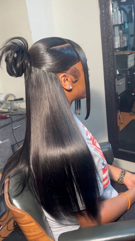 This style so cute 💕 on @raven.brooks Book under “HALF UP/HALF DOWN” Link in bio⬆️ 📍DALLAS,TX📍 #halfuphairstyle #quickweave… | Instagram Styles For Quick Weave, Cute So In Hairstyles, Half Up Half Down Curly Wig Hairstyles, Up Do Half Up Half Down, Quickweave Half Up Half Down Styles, Half And Half Quick Weave, 3 Part Hairstyles, Quick Weave Styles Half Up Half Down, Half Up Half Up Hairstyles