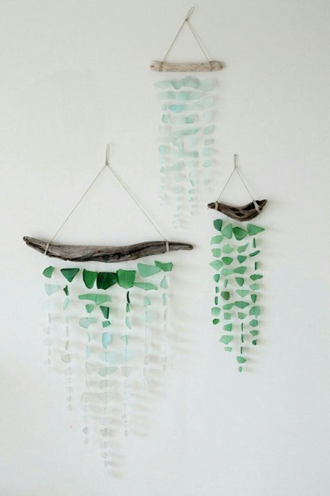 Carillons Diy, Sea Glass Diy, Glass Mobile, Driftwood Mobile, Sea Glass Art Projects, Diy Wind Chimes, Glass Art Projects, Sea Glass Crafts, Driftwood Crafts