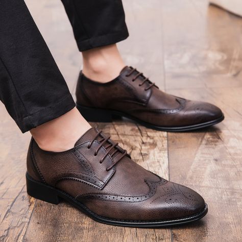 Work Flats Shoes, Vintage Dress Shoes, Brogues Shoes, Wedding Dresses Men, Chelsea Shoes, Oxford Shoes Brown, Hand Made Shoes, Chinese Shoes, Men's Wedding Shoes