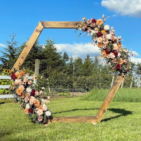 Wooden Hexagon Arch, Hexagon Arch, Arches Wedding, Wedding Ceremony Decorations Indoor, Diy Wedding Arch, Hexagon Wedding, Plum Wedding, Wedding Backdrops, Arch Decoration