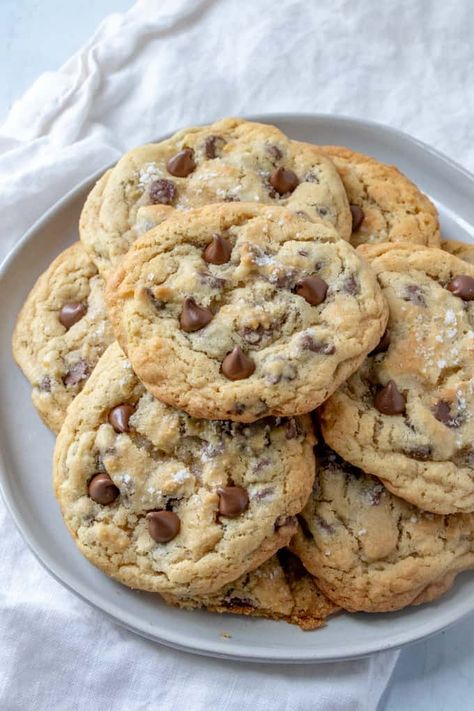 Chocolate Chip Cookies Marshmallow Dessert, Marshmallow Recipes, The Salty Marshmallow, Salty Marshmallow, Easy No Bake Cookies, Halloween Food Appetizers, Make Chocolate Chip Cookies, Copycat Starbucks Recipes, Soft Chocolate Chip Cookies