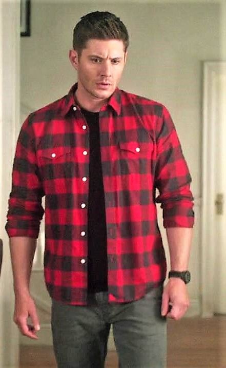 Dean Winchester Flannel, Winchester Outfit, Dean Winchester Outfit, Delta Green, Sammy Winchester, Jensen Ackles Supernatural, Howl At The Moon, Supernatural Cast, Handsome Actors