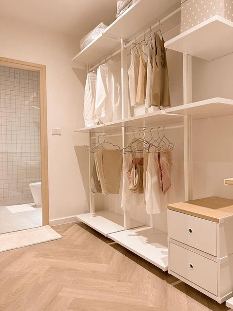 Flat Interior Design, Muji Home, Dorm Design, Small House Design Exterior, Small House Interior Design, Closet Layout, Minimalist Home Interior, Small Room Design, Closet Design