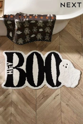 Bathroom Towels | Bathroom Textiles | Next UK Halloween Decor Home, Halloween Aesthetics, Halloween Bathroom Decor, Halloween Bathroom, Flat Decor, Season Decor, Boo Basket, Hey Boo, Halloween Baking