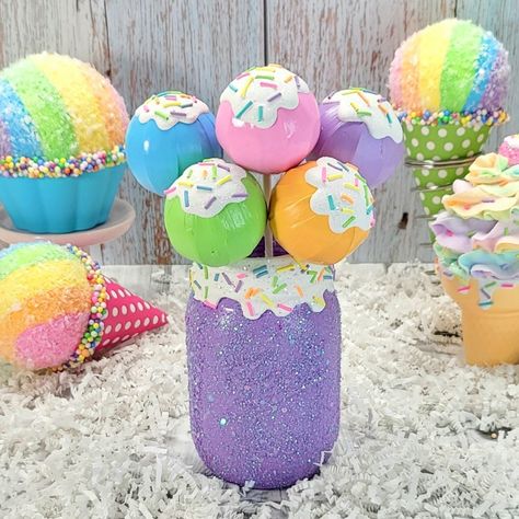 Christmas Candy Decor, Fake Cake Slice, Fake Candy Decorations, Faux Desserts, Candy Decorations Diy, Faux Cake, Cake Pop Designs, Candy Ice Cream, Candy Decor