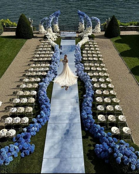 Flower Arrangements Ceremony, Mirrored Aisle, Ceremony Arch Wedding, Floral Decor Ideas, Arch Wedding Ceremony, Blue And White Florals, Wedding Ideas Luxury, Sky Reflection, Wedding Reception Layout