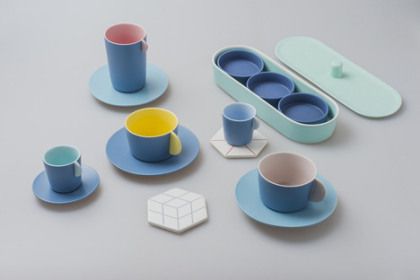 gathering_party_ware_stephen_chiu_leo_chiu_02-thumb-468x313-71720 Dishware Sets, Design Japonais, Colorful Dishes, Keramik Design, Tableware Collection, Keramik Vase, Party Tableware, Contemporary Ceramics, Ceramic Design