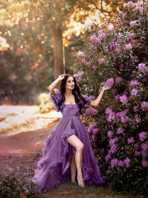 Outdoor fairy-tale photoshoot https://www.qlisphotography.com/ Tangled Cosplay, Fairytale Photoshoot, Fairy Photoshoot, Fairy Garden Birthday Party, Outdoor Dress, Grad Photoshoot, Birthday Fashion, Graduation Photoshoot, Prom Photos