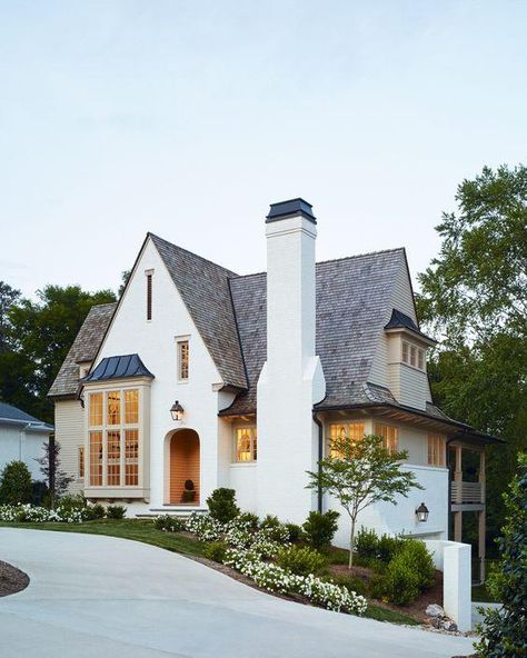 Painted Brick Exteriors, Best White Paint, Casa Exterior, House Exteriors, White Brick, Painted Brick, University Campus, Dream Houses, Dream House Exterior