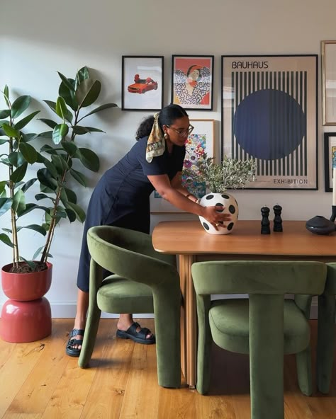 We’re updating our new apartment in stages and our @cultfurniture Caleb table was the perfect new addition! 🧡 Not only does it perfectly complement our Bellamy chairs (also from @cultfurniture ) but it extends to seat 6-8 people comfortably. It’s totally our aesthetic and it instantly elevated the vibe of our space. It’s safe to say we’re ready to host a dinner party or two this summer! All friends are welcomed! 🫶🏽 #apartmentdecor #apartmentliving #apartmenttherapy #homedecorideas #interio... Townhome Decorating, Dining And Living Room, Apartment Therapy, Apartment Living, Apartment Decor, Apartment, Living Room, House Design, Home Decor