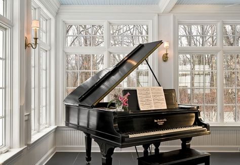 Windows Grand Piano Room, Piano Living Rooms, Traditional Family Room, Piano Studio, Baby Grand Pianos, Piano Room, Salou, Grand Piano, The Piano