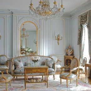 French House Interior, French Cottage Living Room, Salons Cottage, French Style Living Room, French Living Room Design, 18th Century House, Minimalist Dekor, French Living Rooms, French Style Interior