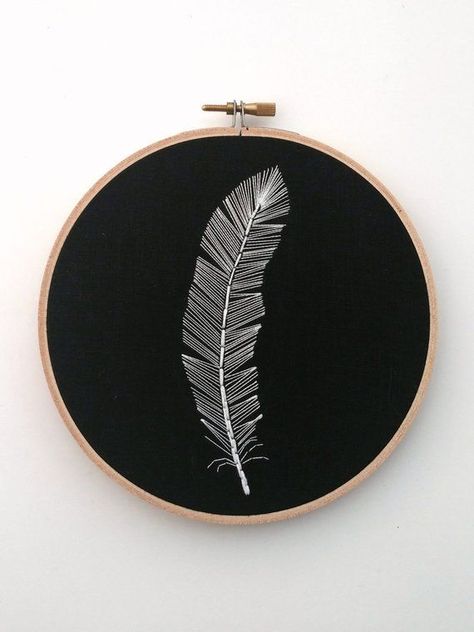 Hand embroidered feather; Black and white decor; Feather wall art; Embroidered feather; Modern embro Embroidery Art Modern, Embroidery Feather, Black And White Embroidery, Hand Embroidery Patterns Free, Wall White, Feather Wall Art, Dark Fabric, Hand Embroidery Videos, Feather Wall