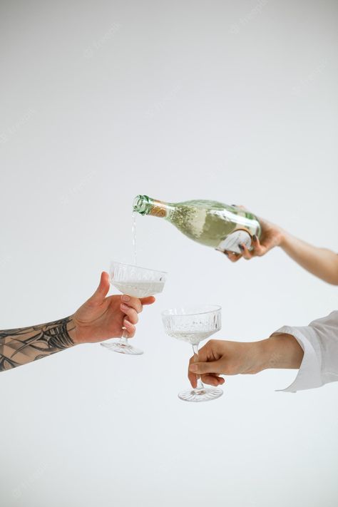 Holding Champagne Glass Hands, Hand Holding Drink, Hands Holding Glasses, Hands Cooking, Champagne Photography, Couples Candid Photography, 2 Of Cups, Hand Held Food, Hand Modeling