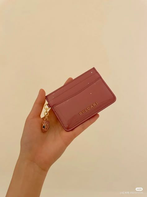 Cardholder Aesthetic, Wallet Aesthetic, Luxury Birthday Gifts, Luxury Lifestyle Fashion, My Style Bags, Girl Fashion Style, Luxury Bags Collection, Stylish Eve, Cute Wallets