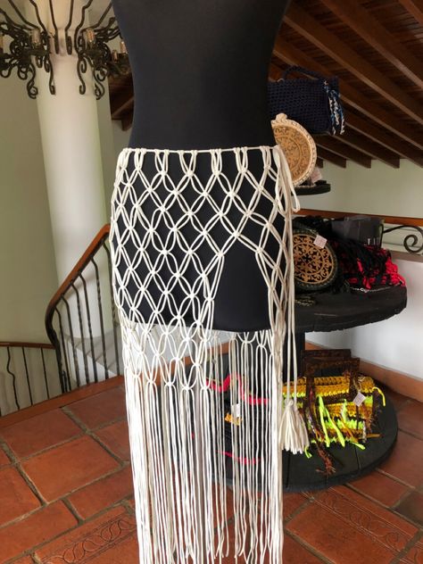 Macrame Skirt Diy, Macrame Skirt, Beachy Girl, Macrame Clothes, Crochet Lingerie, Makramee Diy, Macrame Dress, Festival Skirts, Crochet Blanket Designs