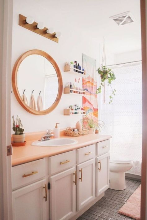 Bright Bathroom Decor, Feminine Bathroom, Clever Bathroom Storage, Peach Bathroom, Teen Bathrooms, Boho Bathroom Ideas, Boho Bathroom Decor, Bathroom Decor Ideas Themes, Aesthetic Bathroom