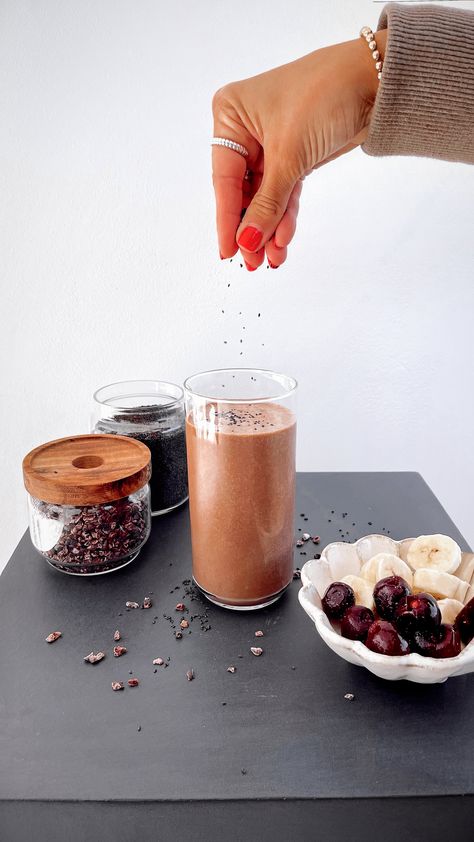 My Metabolism Boosting Smoothie Recipe — Lucy's whims Lucy Hernandez, Chocolate Protein Smoothie, Healthy Smoothie Recipe, Energy Boosting Smoothies, Smoothie Healthy, Frozen Cherries, Chocolate Protein Powder, Lunch Recipes Healthy, Smoothie Ingredients