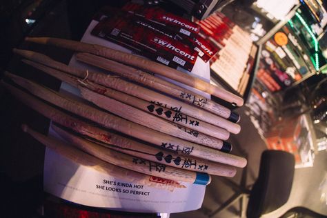 Ash Xx on Twitter: "https://t.co/MZX6faKiyF" 2014 5sos Aesthetic, 5sos Aesthetic 2014, Ashton Core, Ashton Irwin 2014, Drums Sticks, 5sos Album, 5sos Aesthetic, 5sos Outfits, 5sos Concert