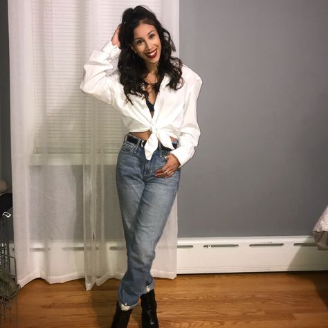 Selena Quintanilla Selena Concert Outfit, Selena Costume Ideas, Selena Quintanilla Casual Outfits, Selena Quintanilla Outfits Costumes, Selena Inspired Outfits, Selena Quintanilla Outfits Inspired, Selena Outfits Quintanilla, Diy Selena Quintanilla Costume, Selena Quintanilla Style