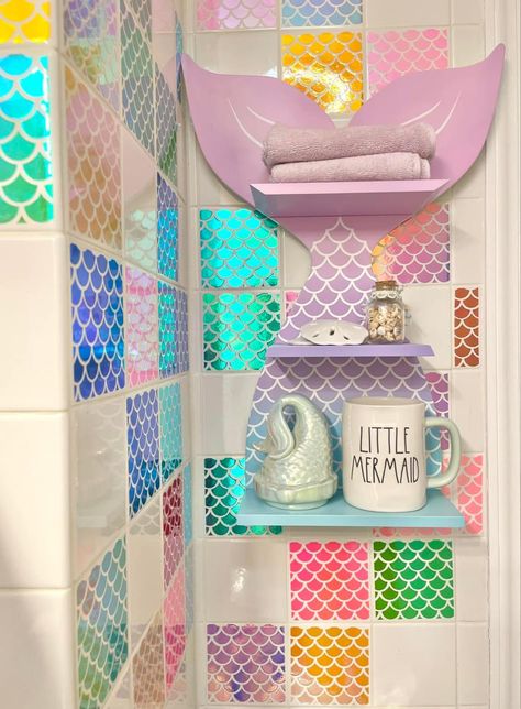 70s Style Home, Bathroom Laundry Room, Pastel House, Bathroom Kids, Laundry In Bathroom, Master Bath, Wood Projects, Interior Styling, Bathroom Decor