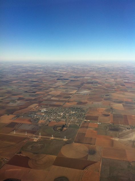 Lubbock, Texas from the air. Looks like a patchwork quilt. Rural Texas Aesthetic, Texas Quilts, Texas Nature, Luckenbach Texas, Lubbock Texas Photography, Texas Panhandle, Lufkin Texas, Lubbock Texas, Texas Photography