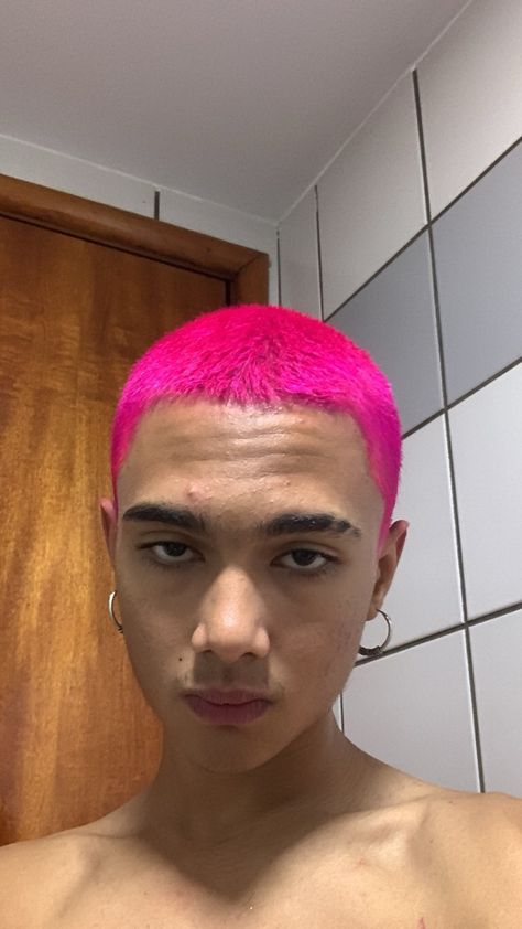 Pink Hair Men, Buzz Cut For Men, Red Pink Hair, Blonde Natural Hair, Dyed Hair Men, Hot Pink Hair, Buzzed Hair, Corte De Cabelo Masculino, Haircut And Color