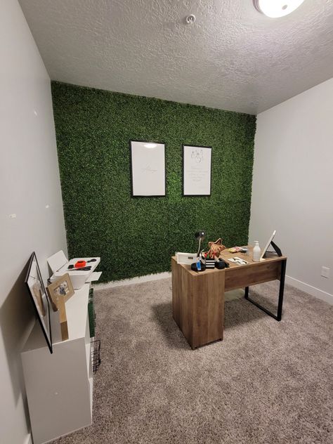 Boxwood Wall Interior Bedroom, Faux Boxwood Wall Indoor, Home Office Library Ideas, Office Library Ideas, Boxwood Wall, Faux Wall, Boxwood Plant, Faux Boxwood, Tv Set Design