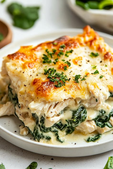 Creamy Chicken and Spinach Casserole Costco Rotisserie Chicken Recipes, Chive And Onion Cream Cheese, Chicken Spinach Bake, Chicken And Spinach Casserole, Spinach Casserole Recipes, Weeknight Dinners Easy, Feta Quiche, Costco Rotisserie Chicken, Costco Chicken