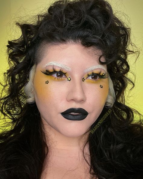 Product details on Ig @marilynmugbeat 🌼✨ #goth #gothstyle #gothgirl #yellow #yellowblush #colorfuleyemakeup #graphicliner #gothliner #flowermakeup #80sgoth #80smakeup #tradgoth Goth Widgets, Yellow Goth, 80’s Makeup, 80s Goth, Makeup Colorful, Yellow Makeup, Flower Makeup, Goth Style, Colorful Eye Makeup