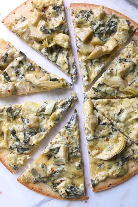 29 Pizza Recipes With No Meat Or Dairy Vegan Pizza Recipes, Spinach Artichoke Pizza, Artichoke Pizza, Pizza Vegana, Vegan Pizza Recipe, Spinach Pizza, Vegan Spinach, Cake Vegan, Healthy Pizza