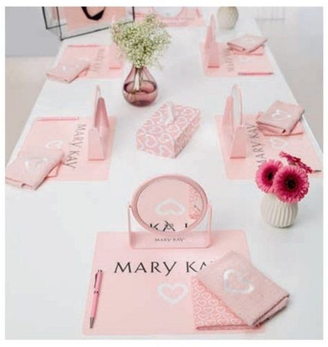 Mary Kay Display, Kosmetyki Mary Kay, Makeup Masterclass, Mary Kay Gifts, Mary Kay Marketing, Imagenes Mary Kay, Mary Kay Party, Mary Kay Pink, Mary Kay Skin Care