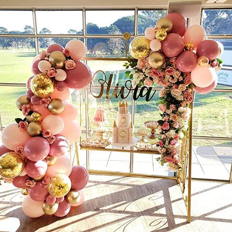 Pink And Gold Balloons, Décoration Baby Shower, Baby Shower Balloon Decorations, Holiday Balloons, Blowing Up Balloons, Fiesta Party Decorations, Glitter Balloons, Rose Fushia, Gold Confetti Balloons