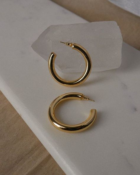 PAVOI 14K Gold Colored Lightweight Chunky Open Hoops | Gold Hoop Earrings for Women Chunky Gold Hoop Earrings, Hoops Gold, Hoop Earring Sets, Classy Jewelry, Jewelry Essentials, Jewelry Lookbook, Fashion Jewelry Earrings, Girly Jewelry, Jewelry Inspo