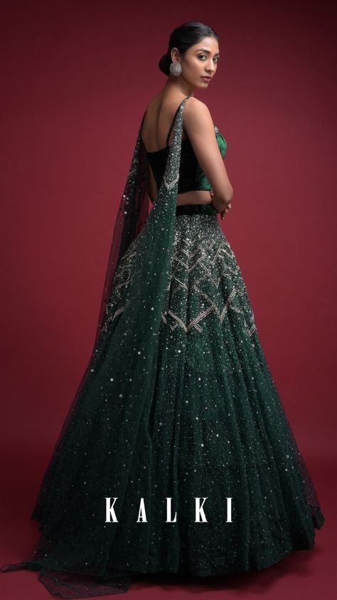 Green Velvet Lehenga, Emerald Green Lehenga, Embellished Lehenga, Indian Lengha, Sangeet Outfit, Velvet Lehenga, Emerald Green Velvet, Cut Blouse, Indian Handicrafts