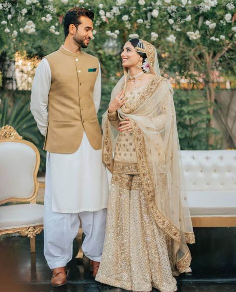 Unique Color Coordinated Pakistani Couples To Take Inspirations From! Pastel Nikkah, Nikkah Photography, Nikah Outfit, Sharara Designs, Nikah Dress, Desi Wedding Dresses, Nikkah Dress, Asian Bridal Dresses, Romantic Photoshoot