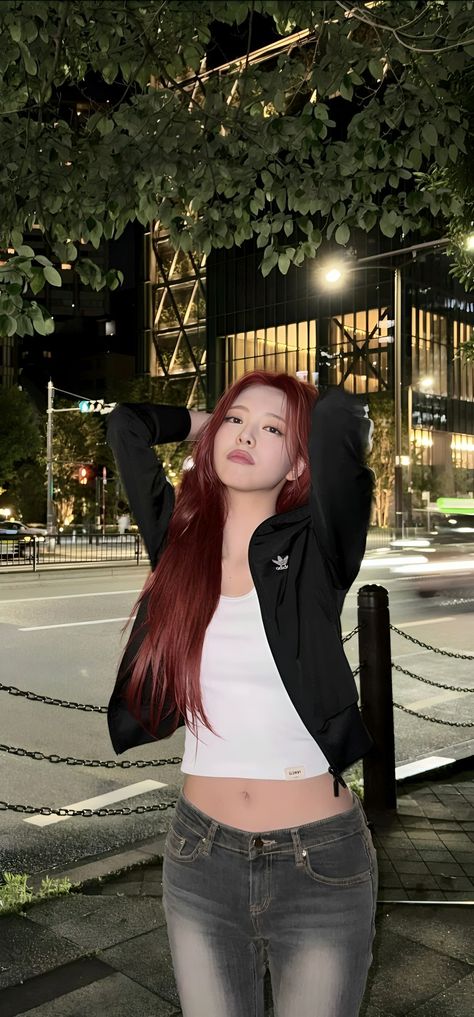 Foto Yuna Itzy, Shin Yuna Wallpaper, Yuna Photoshoot, Itzy Yuna Wallpaper, Yuna Instagram, Itzy Wallpapers, Yuna Wallpaper, Itzy Wallpaper, Pic Aesthetic