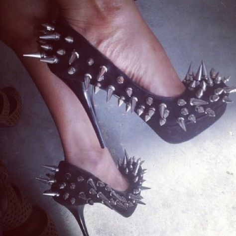 Super-Spiked stilletos Spiked Heels, Heavy Metal Fashion, Punk Shoes, Spike Shoes, High Heel Dress, Riot Grrrl, Spike Heels, Fashion High Heels, Crazy Shoes