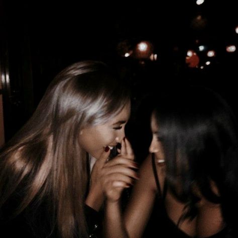 Photos Bff, Shotting Photo, Best Friends Aesthetic, Best Friend Photos, Bestie Goals, Friend Goals, Feminine Aesthetic, Best Friend Pictures, Christina Aguilera