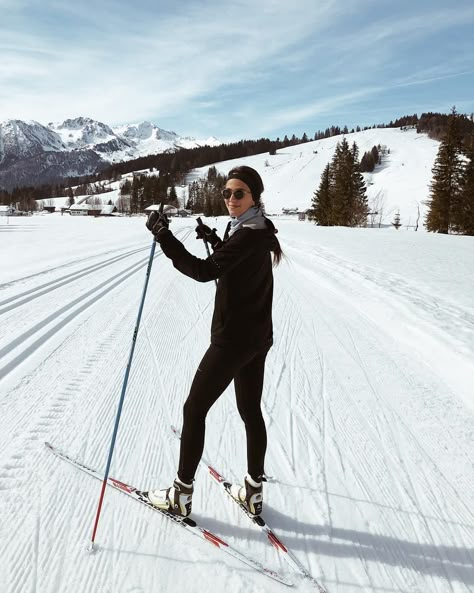 Cross Country Skiing Outfit, Skiing Aesthetic, Xc Ski, Preppy Clothing, Base Jumping, Best Ski Resorts, Ski Girl, American Men, Colorado Skiing