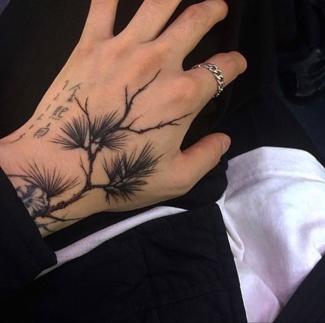 Foliage Hand Tattoo, Floral Hand Tattoo Men, Thorn Vine Tattoo Men, Ivy Tattoo Men, Back Of The Hand Tattoo, Branch Hand Tattoo, Vines Hand Tattoo, Nature Hand Tattoo, Tree Hand Tattoo