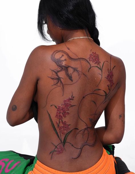 Red Tattoos Black Women, Red And Black Back Tattoo Women, Red Ink Tats On Dark Skin, Back Tatoos Woman Black, Back Tattoo Women Black Woman, Red Ink Dark Skin, Red Ink On Dark Skin, Red Ink Tattoos On Dark Skin Black, Healed Red Tattoos On Dark Skin