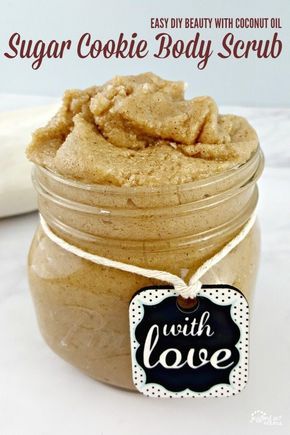 Sugar Cookie Body Scrub, Cookie Body Scrub, Christmas Sugar Scrubs, Homemade Body Scrubs, Diy Sugar Cookies, Coconut Oil Sugar Scrub, Easy Diy Beauty Products, Diy Sugar Scrub Recipe, Diy Body Scrub Recipes