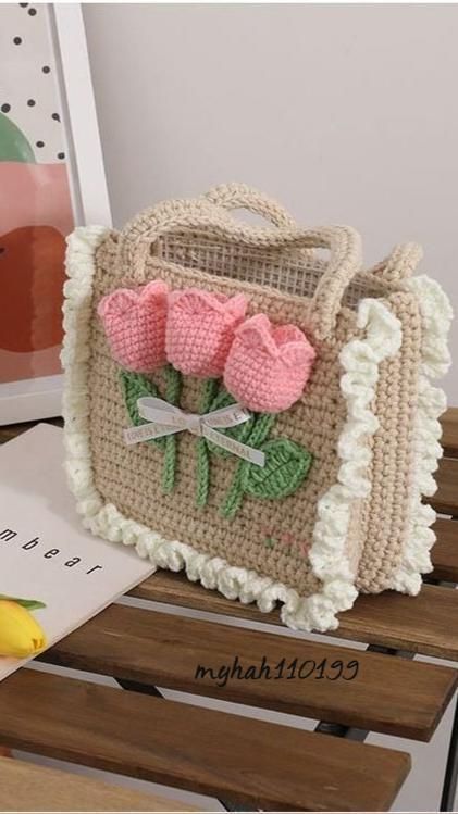 Crochet Elegant Bag, Handbag Crochet Pattern Free, Crochet Unique Ideas, Unique Crochet Projects Ideas, Crochet Clothes Easy, Unique Crochet Ideas, Crochet Business Ideas, Tote Bags Crochet, Crochet Makeup Bag