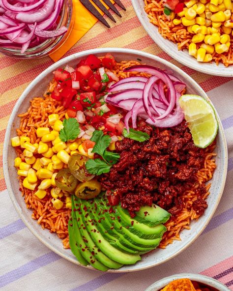 Vegan Taco Bowl, Onion Bhaji Recipes, Vegan Buddha Bowls, Taco Bowl Recipe, Vegan Recipes Gluten Free, Vegan Ground Beef, Vegan Taco, Taco Bowl, Vegan Buddha Bowl