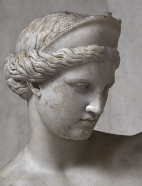 Aphrodite (close-up). White fine grane marble. First half of the 2nd century CE. Inv. No. 6017. Naples, National Archaeological Museum Ancient Greek Sculpture, Roman Statue, Classic Sculpture, Illustration Tattoo, Greek Statues, Roman Sculpture, Photographie Portrait Inspiration, Greek Sculpture, Ancient Sculpture