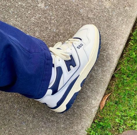 New Balance 550 Blue, Navy Blue New Balance, Blue Shoes Outfit, Nb 550, Navy Blue Outfit, New Balance Outfit, Wardrobe Makeover, Vintage Black Glamour, Shoe Inspo