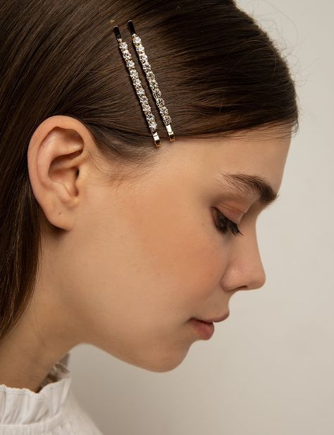 Slick Straight Hair, Hair Clip Styles, Fancy Girls, Diamond Hair, Side Part Hairstyles, Pixie Market, Bobby Pin Hairstyles, Hair Clips Diy, Rhinestone Hair Pin