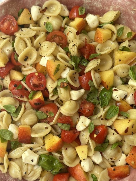 Hot Honey Peach Caprese Pasta Salad — All Types Of Bowls Healthy Pasta Bowls, Hot Honey Pasta Salad, Caprese Salad With Tortellini, Peach Pasta Salad, Sweet Pasta Salad, Honey Pasta, Hot Honey And Pepperoni Pizza Pasta Salad, Hot Honey Tortellini Peach Salad, Peach Mozzarella Caprese