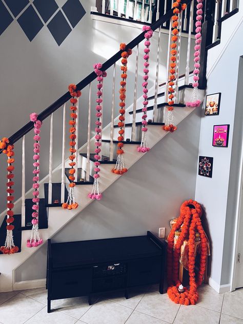 Front Gate Decoration For Diwali, Diwali Stairs Decorations At Home, Ramayan Path Decoration At Home, Diwali Staircase Decor, Diwali Stairs Decoration, House Warming Decorations Indian Simple, Diwali Decorations At Home Entrance, Diwali Decoration Lights, Housewarming Party Decorations